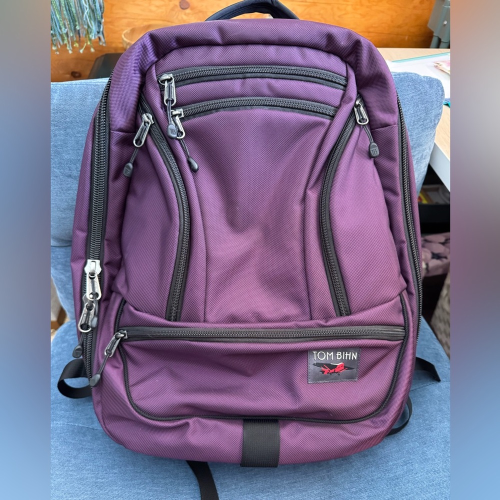 Tom Bihn Synic 30 like new